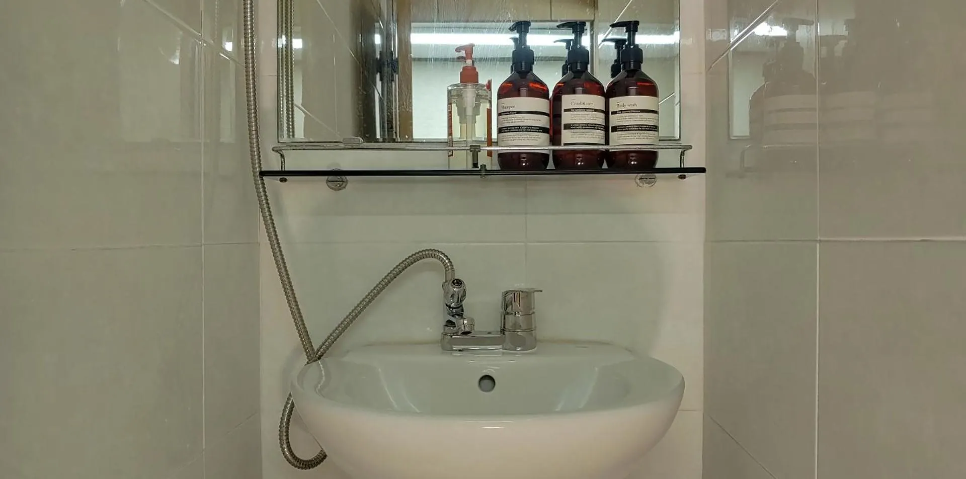 Гостевой дом Stayin Myeongdong Guesthouse - Foreigners Only Сеул Южная Корея