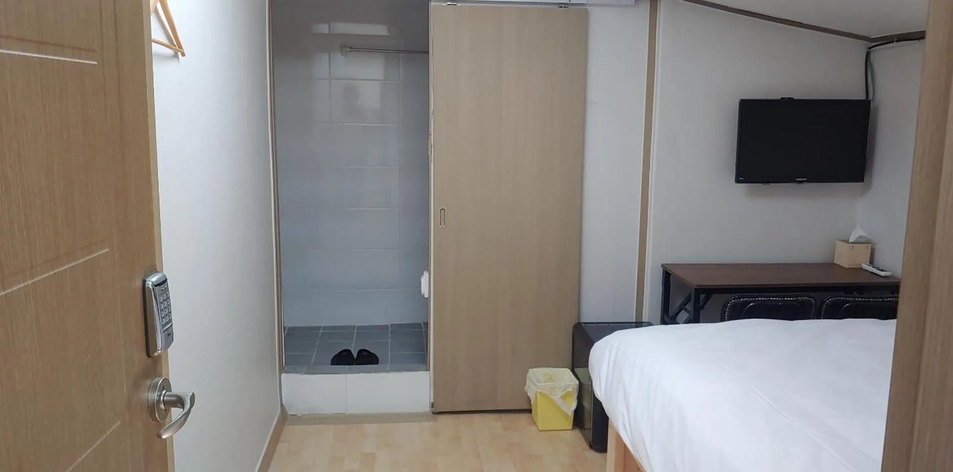 Stayin Myeongdong Guesthouse - Foreigners Only Сеул Гостевой дом