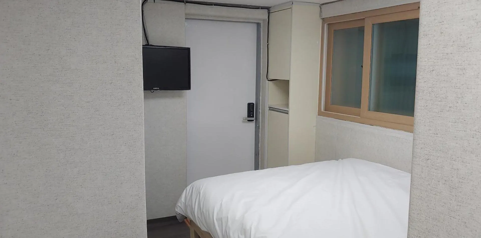 Гостевой дом Stayin Myeongdong Guesthouse - Foreigners Only Сеул Южная Корея
