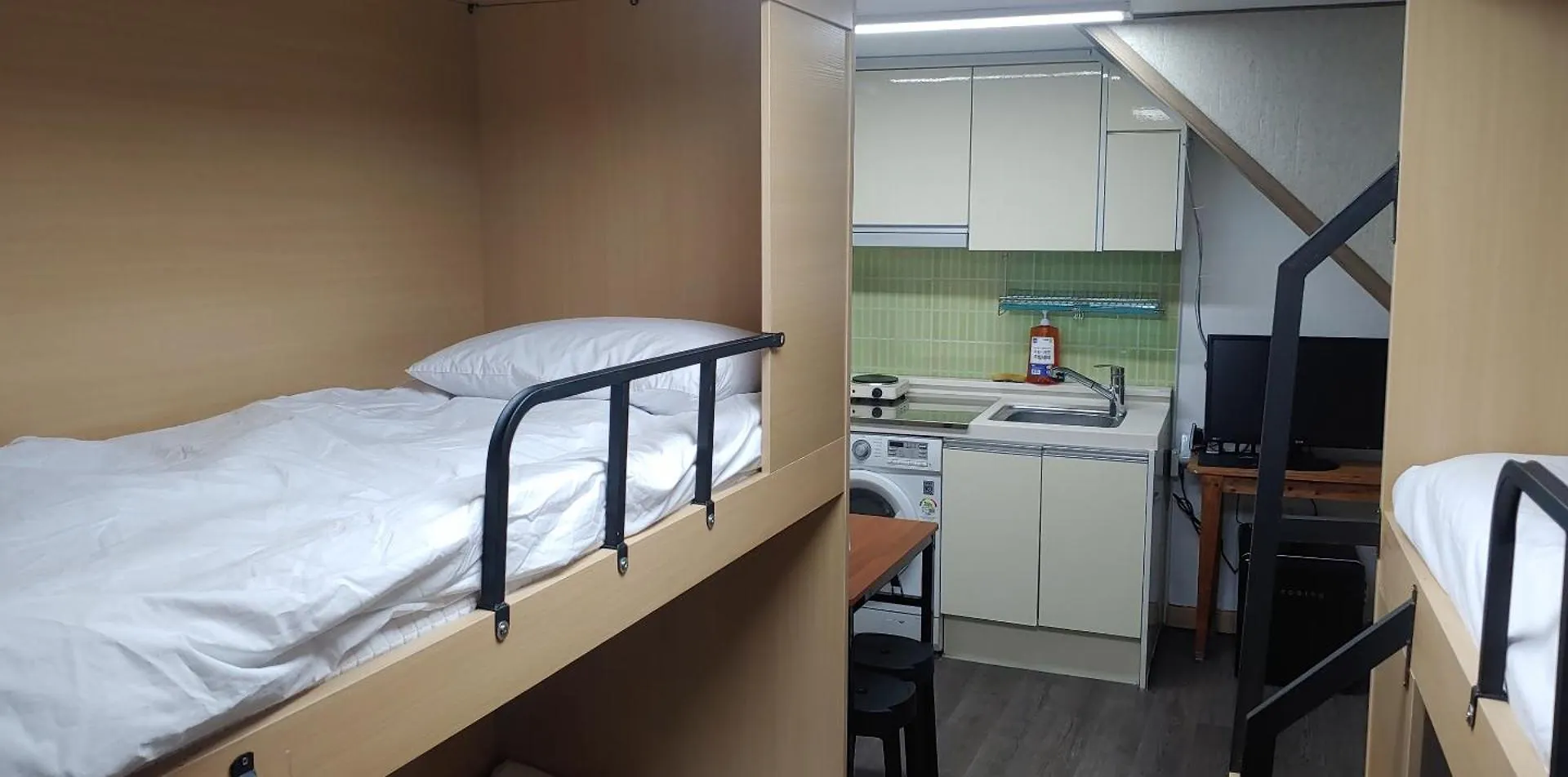 Stayin Myeongdong Guesthouse - Foreigners Only Сеул Гостевой дом