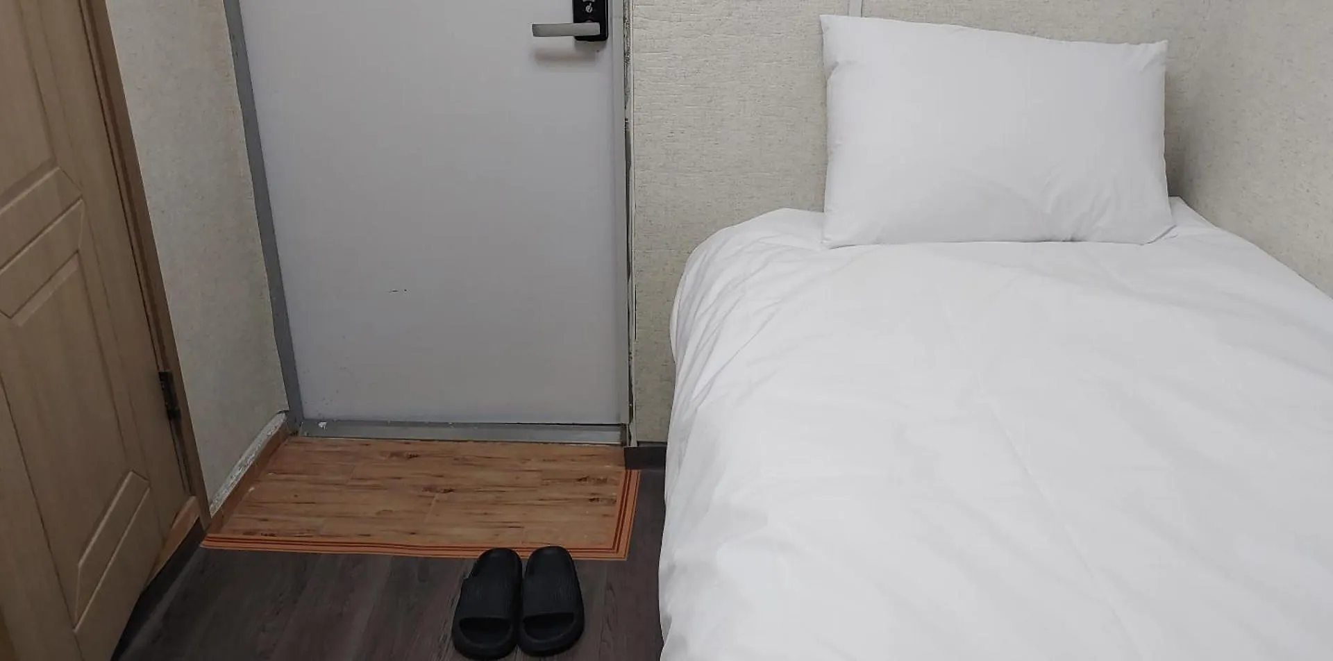 Stayin Myeongdong Guesthouse - Foreigners Only Сеул Гостевой дом